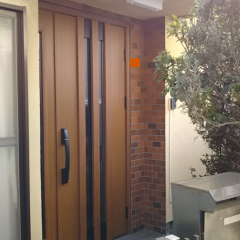 打ち合わせもスムーズに。玄関ドアのイメージが変わりました。