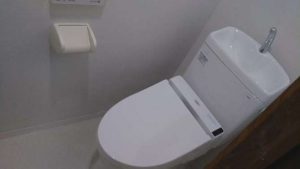 白を基調に清潔感のあるトイレになりました