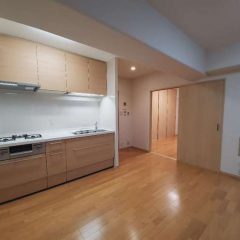 扉の向こうはまるで新築のよう。帰宅するのが楽しみです。