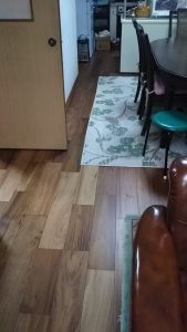 アップにするとフローリングの鮮やかさに目を引きます。