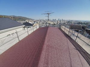 汚れにくく、高耐熱性を備えたシリコン塗装で綺麗なツヤのある屋根になりました。