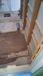 既存ユニットバス解体工事