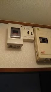 新設の浴室換気暖房乾燥機用に、ブレーカーを増設しました。