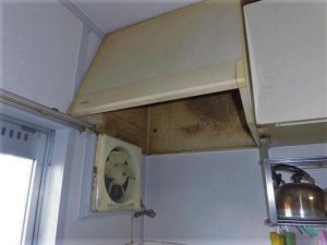 換気扇の取替えがキッチンリフォームの難点でした。