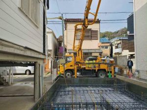 重機を入れて基礎工事が始まりました