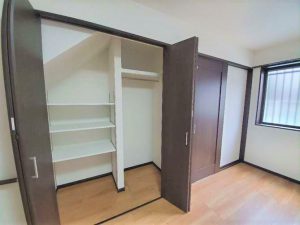 階段下にクローゼットを設けました