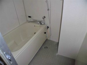 床が冷たく設備に経年劣化が目立ちます