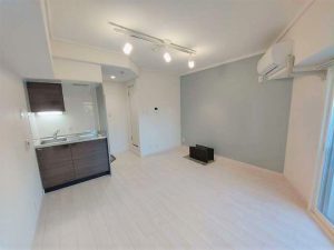 室内をホワイト系に統一しました。クロスのグリーンがアクセントとなり、北欧スタイルの優しく爽やかな印象に。