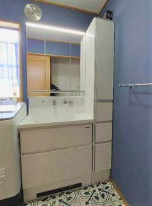 ホーロー製でマグネットのアレンジが可能です。タッチレスで水栓に触ることなく手洗いができて衛生的です。