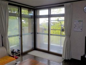 【洋室内窓設置】夏の暑い日でもエアコンを短時間つけるだけ済むようになりました