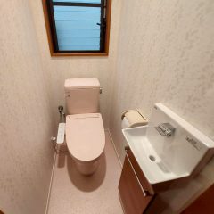 華やかなトイレ空間に可愛いピンクは外せません！