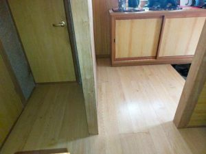 日差しにナチュラルなフローリングが一層映えます