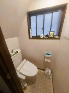 丁寧にお使いの清潔感のあるトイレですが経年劣化にご不満でした